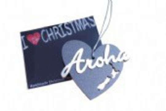 Hanging I Love Christmas, Aroha