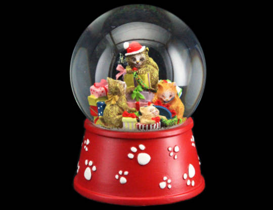 SnowGlobe Cats with Parcels